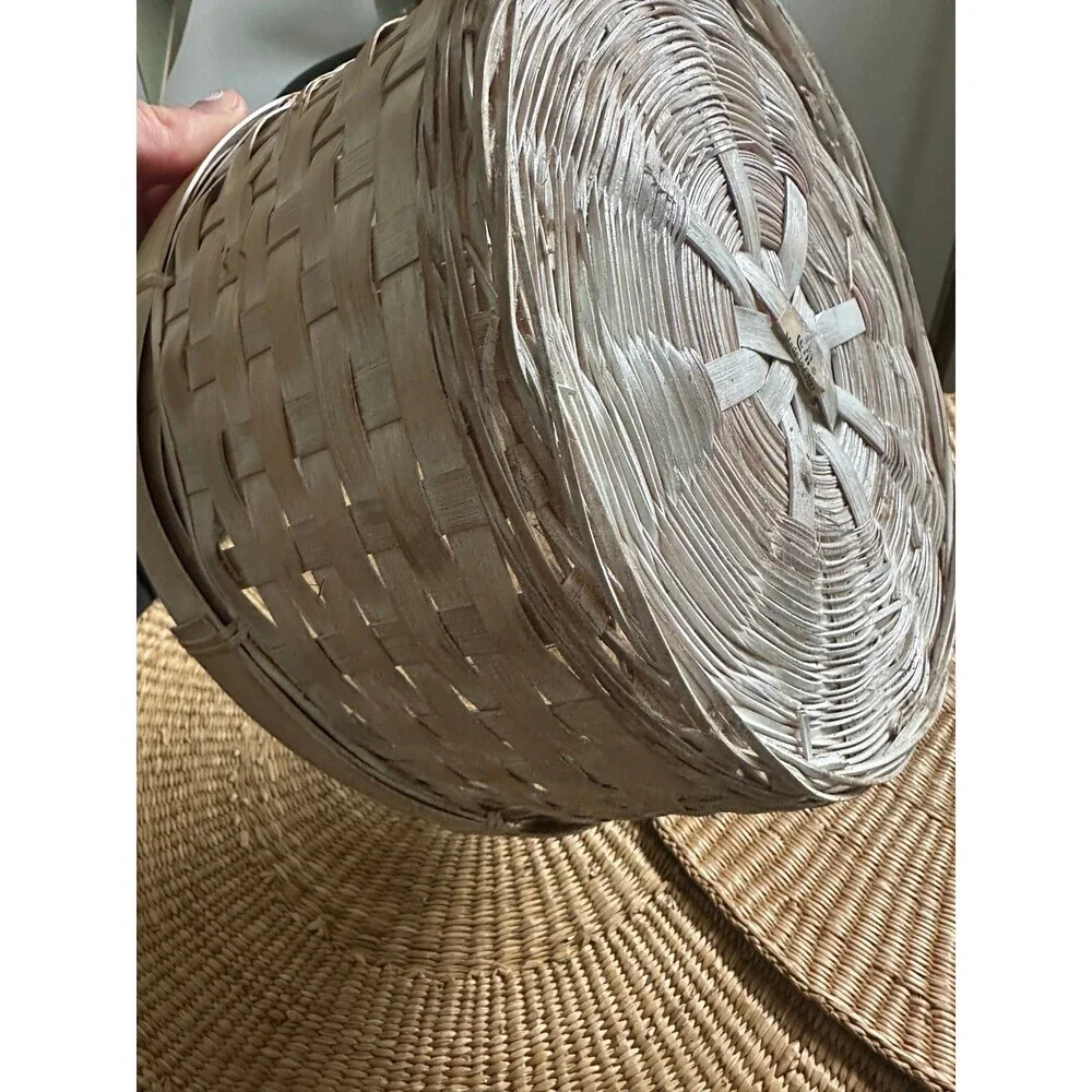 9” diameter circle wicker decorative basket